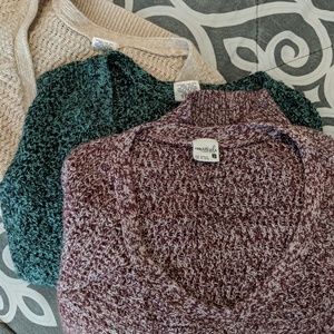 Essentials by Full Tilt sweater